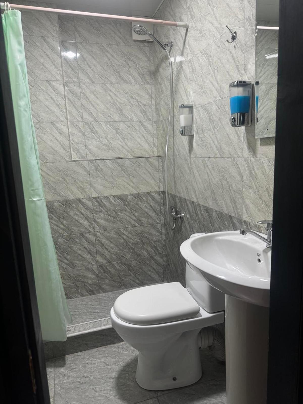 Hotel Skib Tiflis Exterior foto