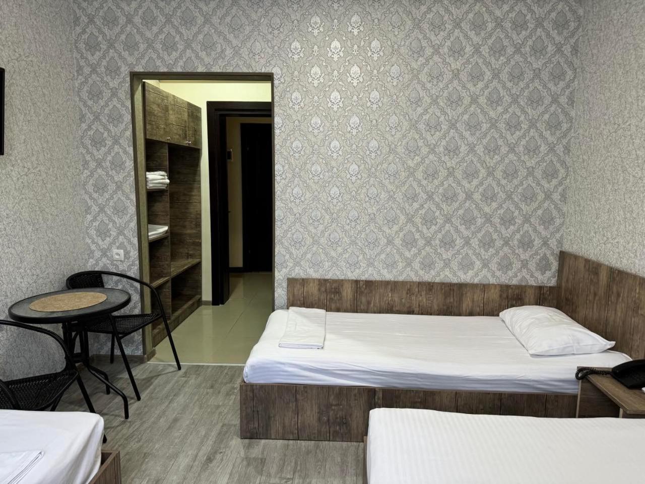 Hotel Skib Tiflis Exterior foto