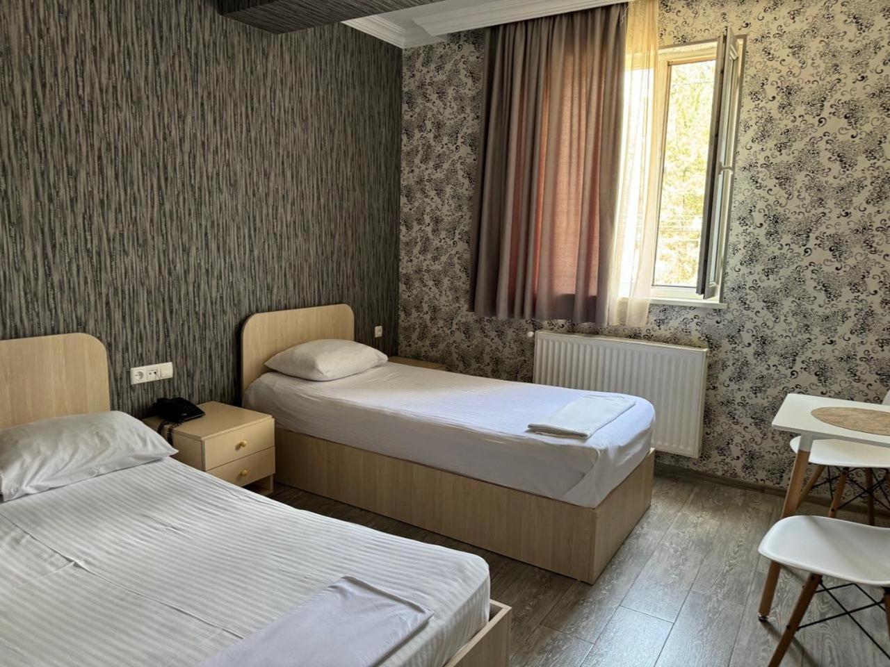 Hotel Skib Tiflis Exterior foto