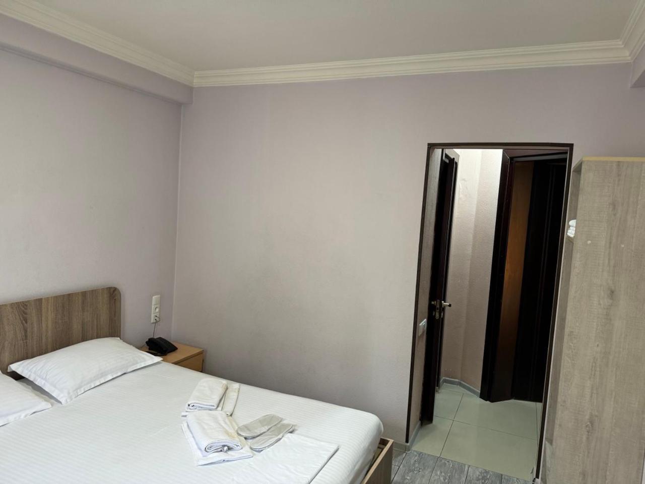 Hotel Skib Tiflis Exterior foto